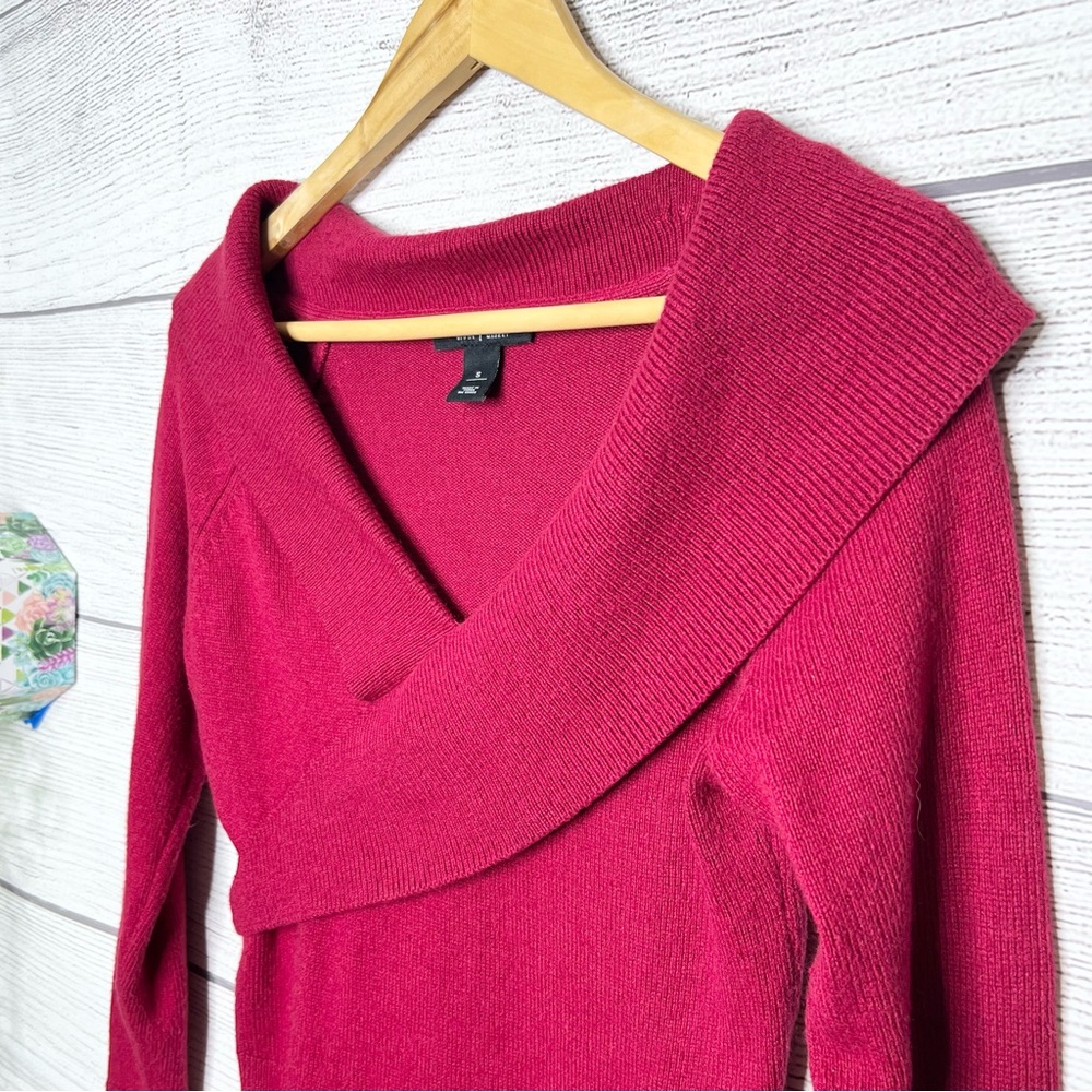 WHBM Red Cashmere Blend Wrapped Wide Collar V Neck Sweater Top Size Small - Picture 4 of 10